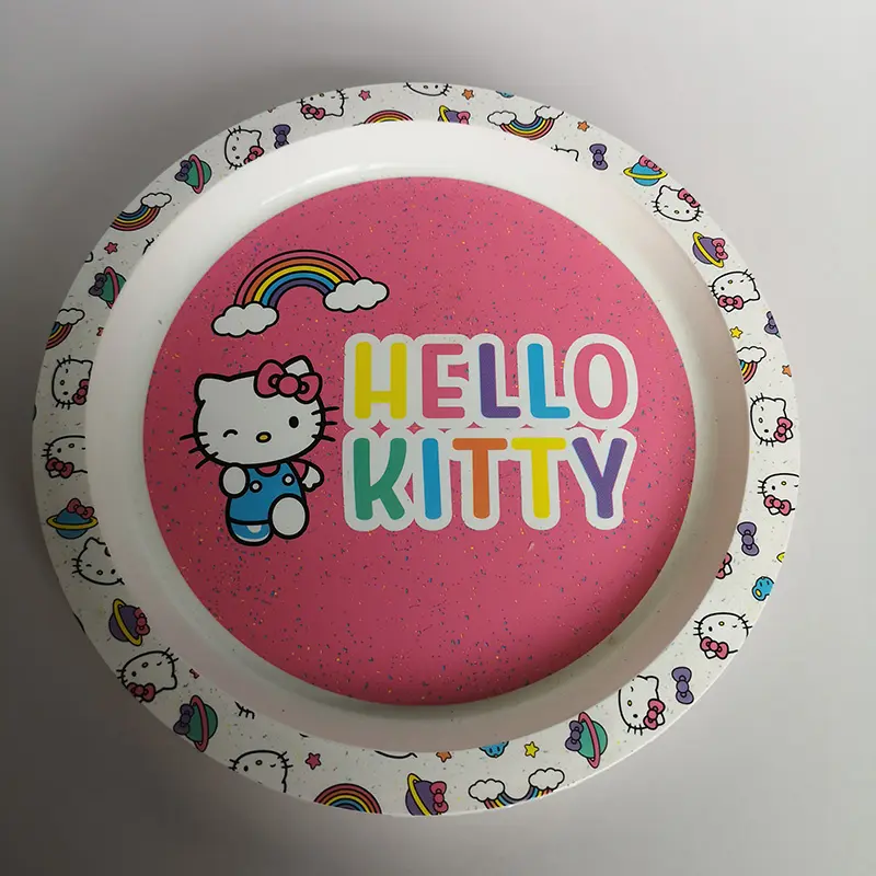 Complex glossy or matt effect In mold labeling for lunch box image 2